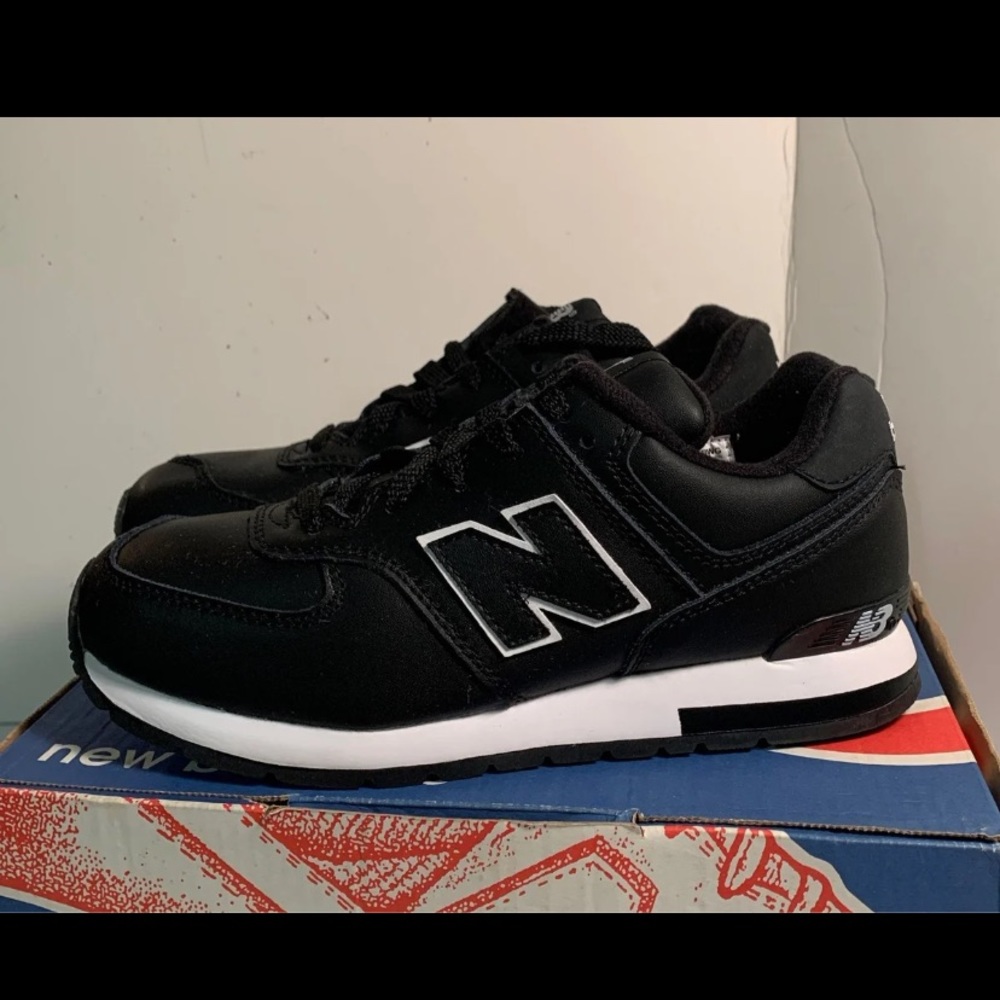 NWOT New Balance 574